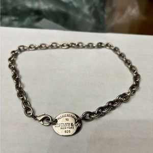 Tiffany & Co. Return to Tiffany Oval Tag Choker Necklace Silver W/ Pouch & Box